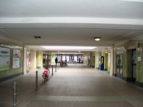 Durchgangstunnel und Bahnsteigzugang im Bahnhof 'Berlin-Lichterfelde Ost', 2006